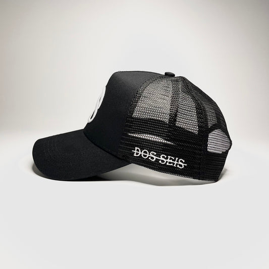 B/W EMBROIDERED TRUCKER HAT